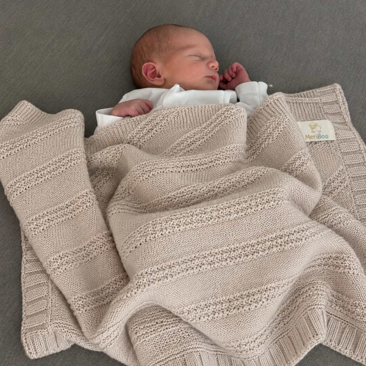 Luxuriöse Babydecke aus 100 % zertifizierter Merinowolle – 80 x 80 cm